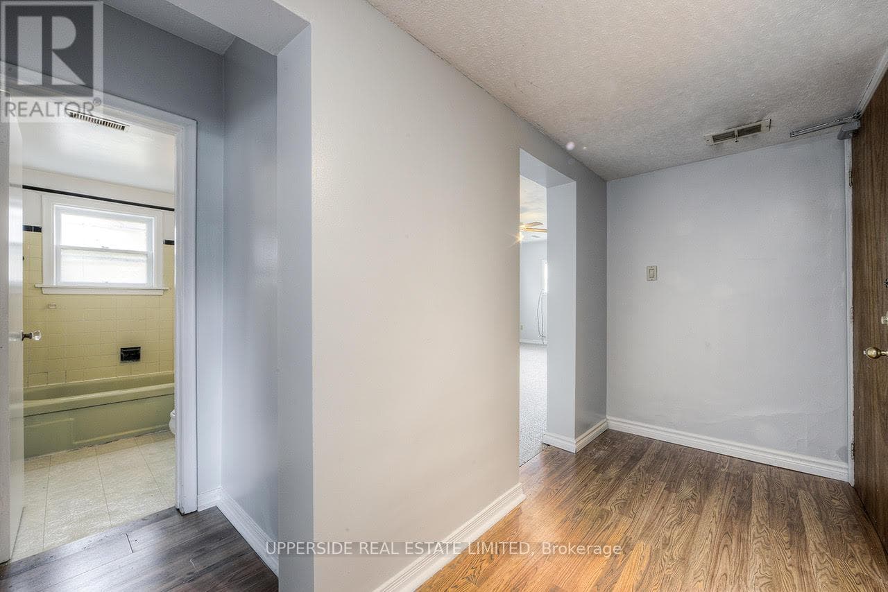 7 BALMORAL DRIVE — photo 2