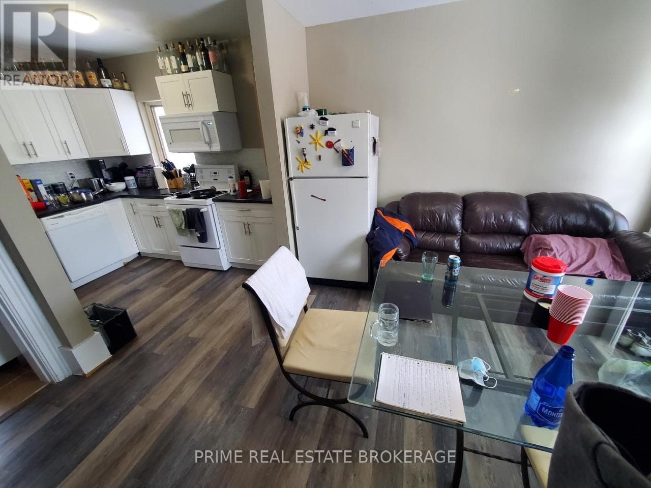 202 SYDENHAM STREET — photo 5