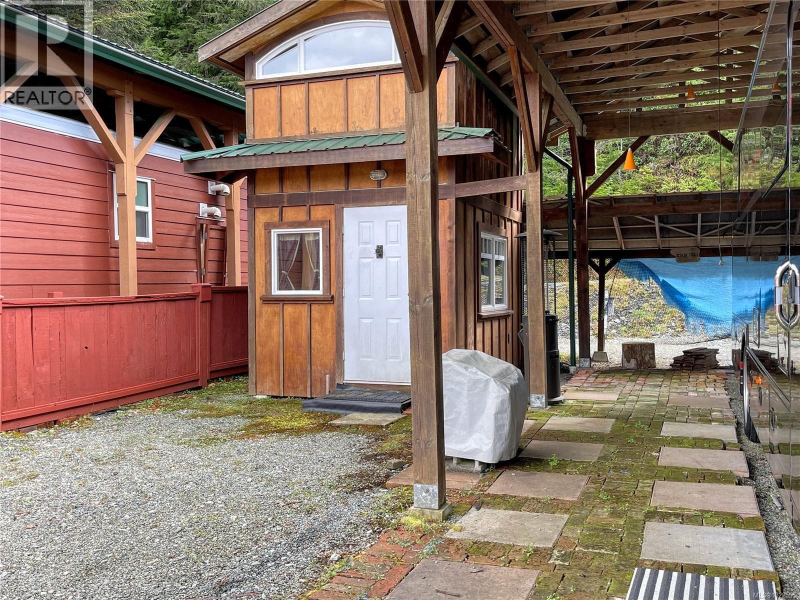 29 6240 Cerantes Rd, Victoria — photo 4