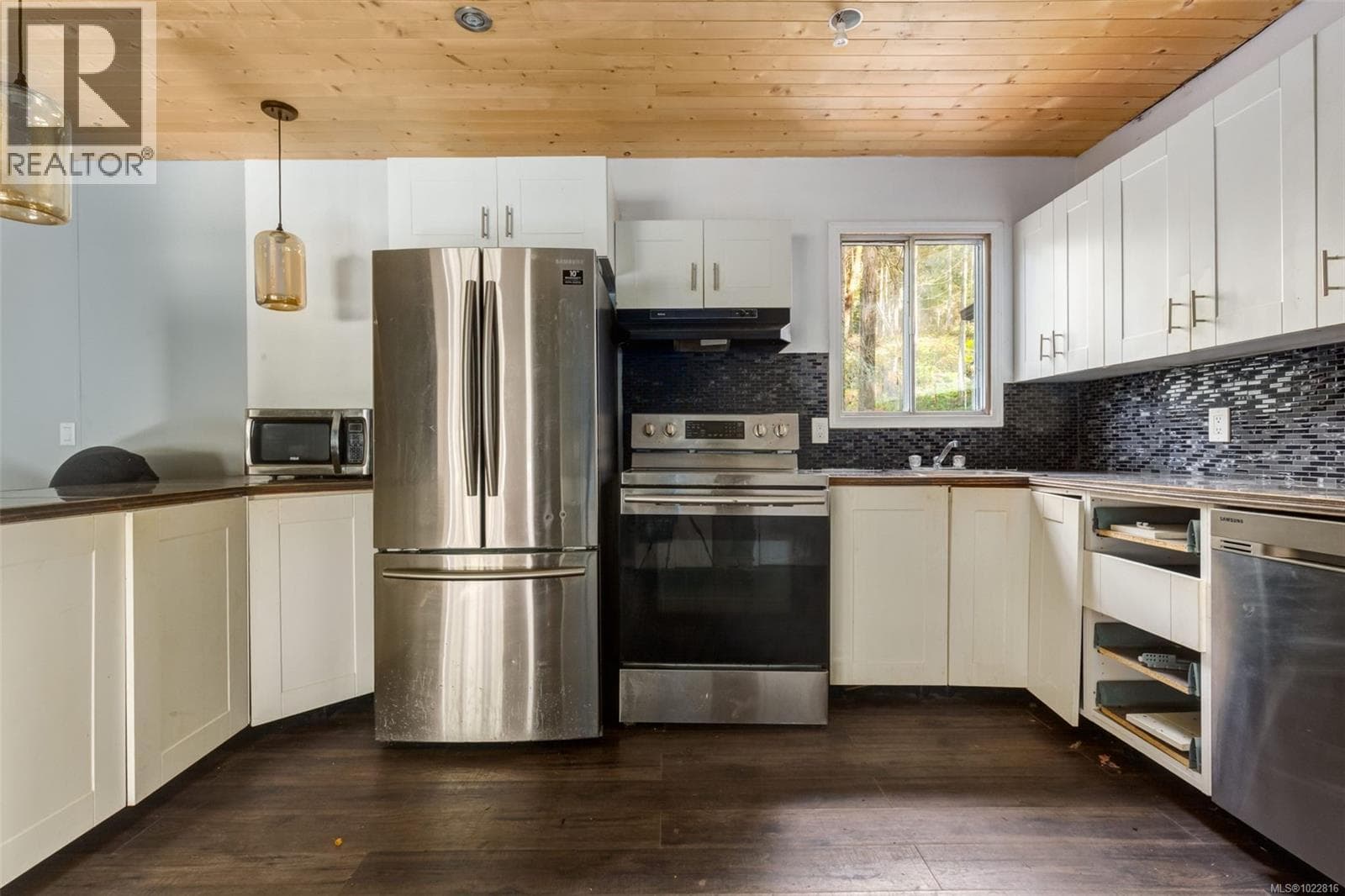1900 Martin Rd, Vancouver Island — photo 5