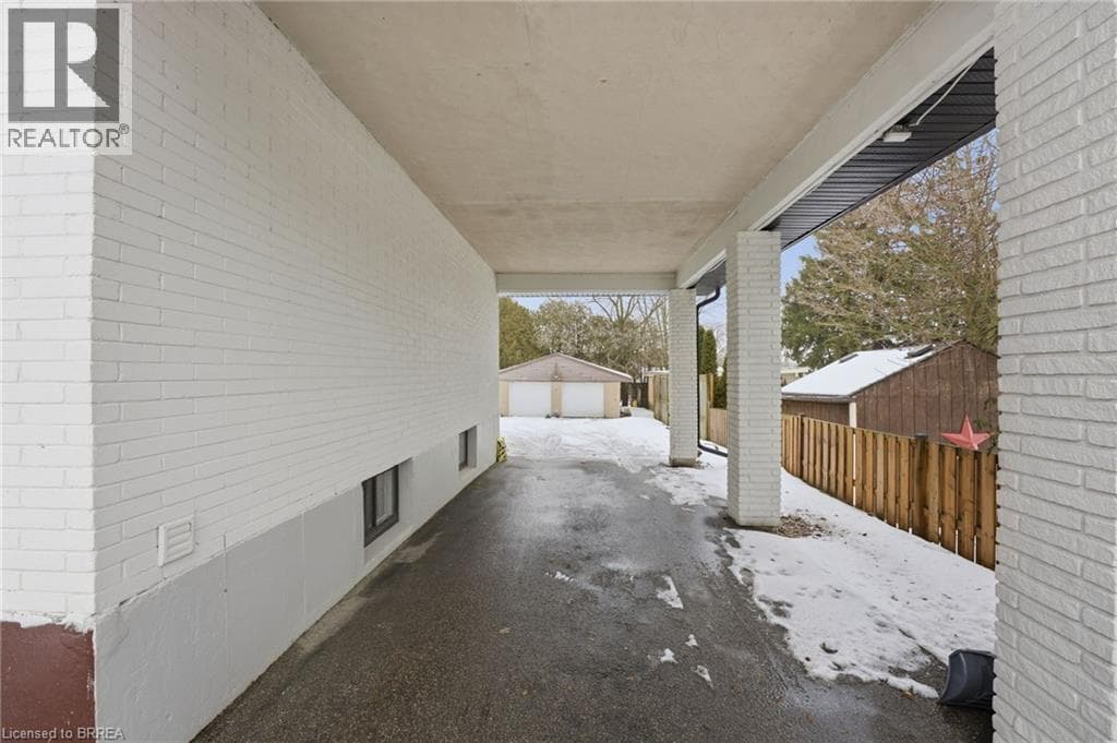 4 LILLIAN Street — photo 2