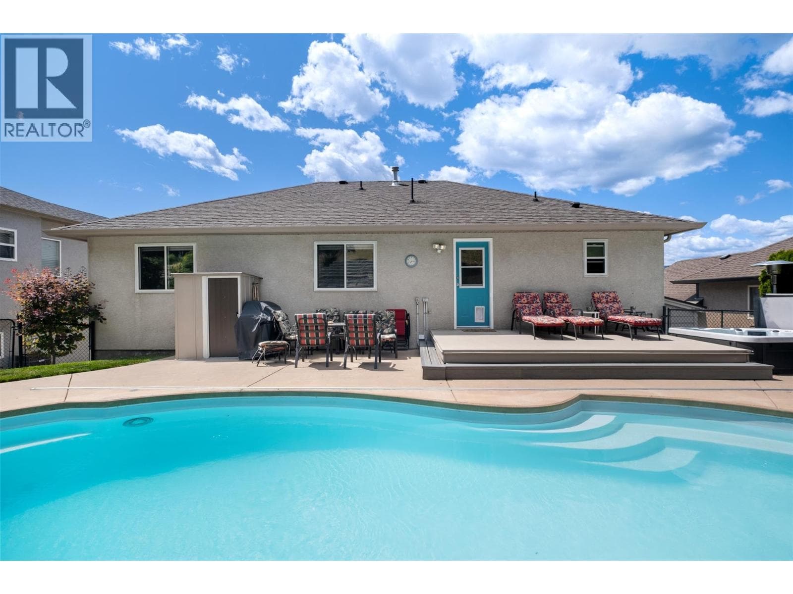 1682 VINEYARD DRIVE — photo 2