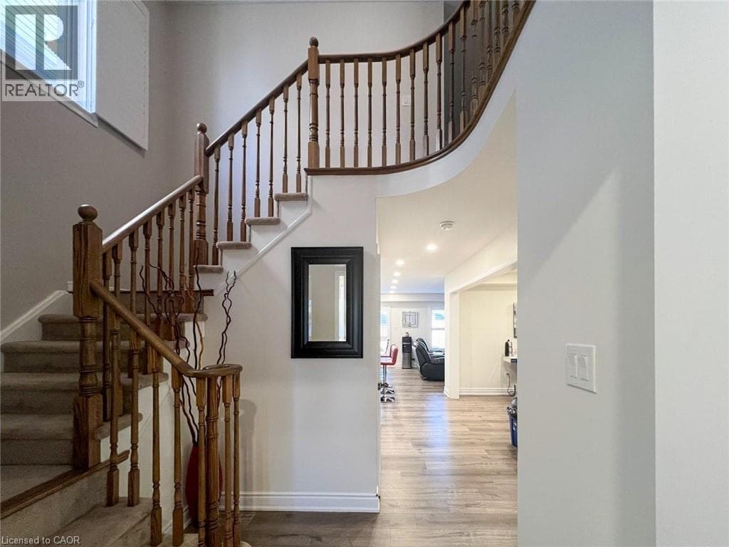 112 GILLESPIE DRIVE — photo 4