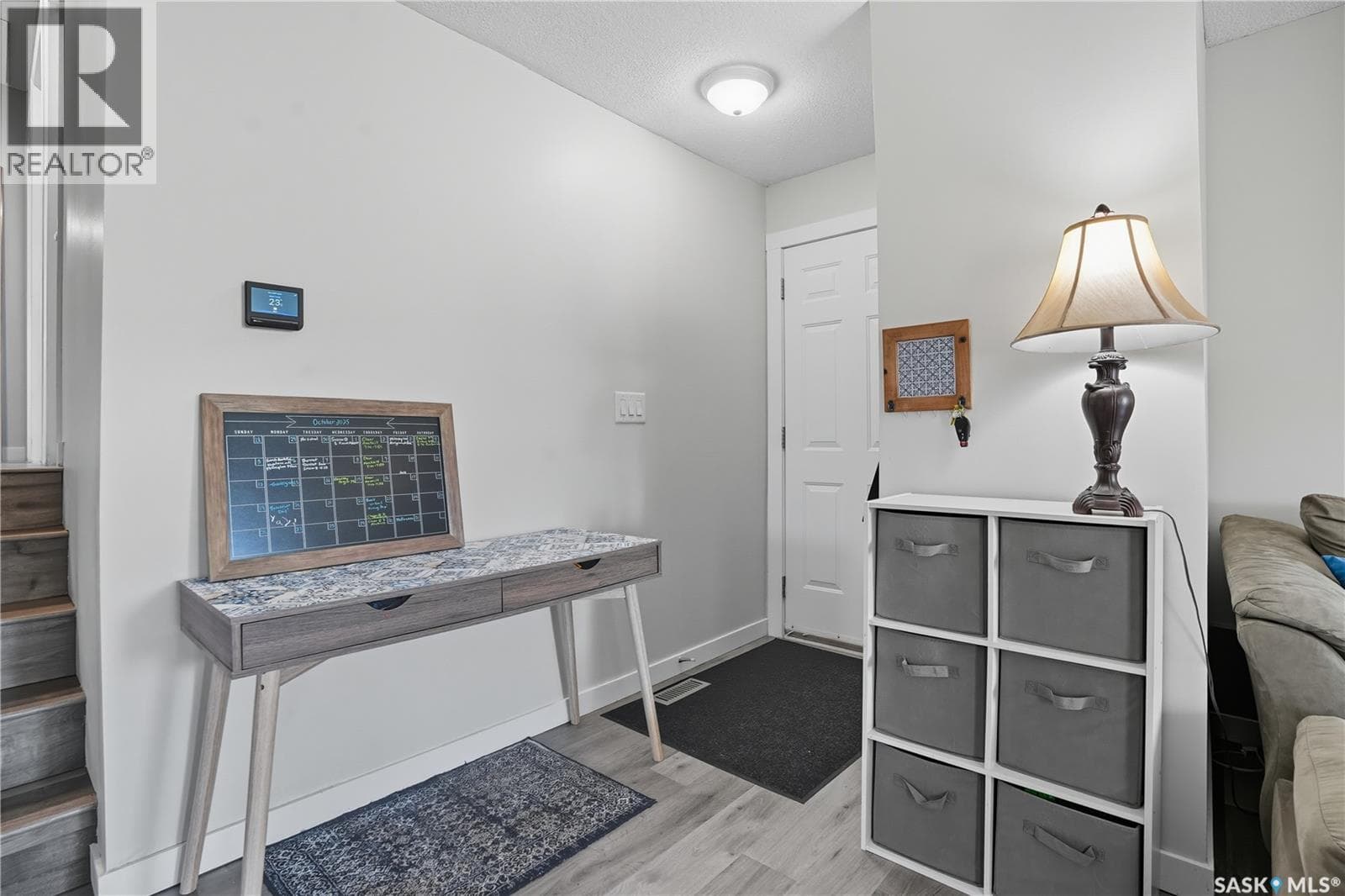 127 HASTINGS CRESCENT — photo 3