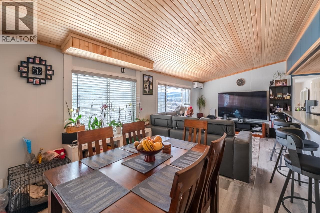 346 HWY 97, Interior REALTORS® — photo 4