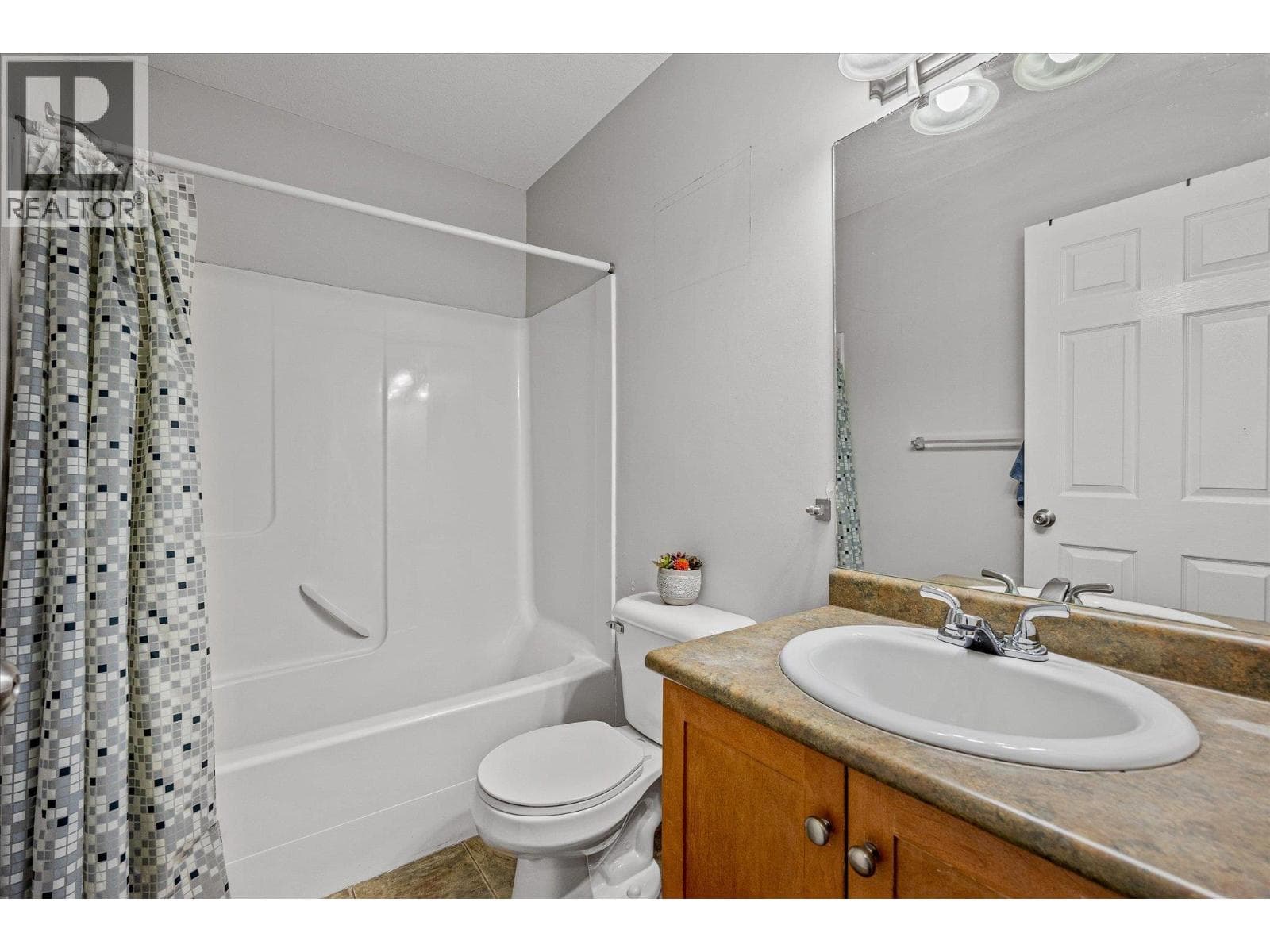 104 1355 FINDLAY ROAD — photo 5