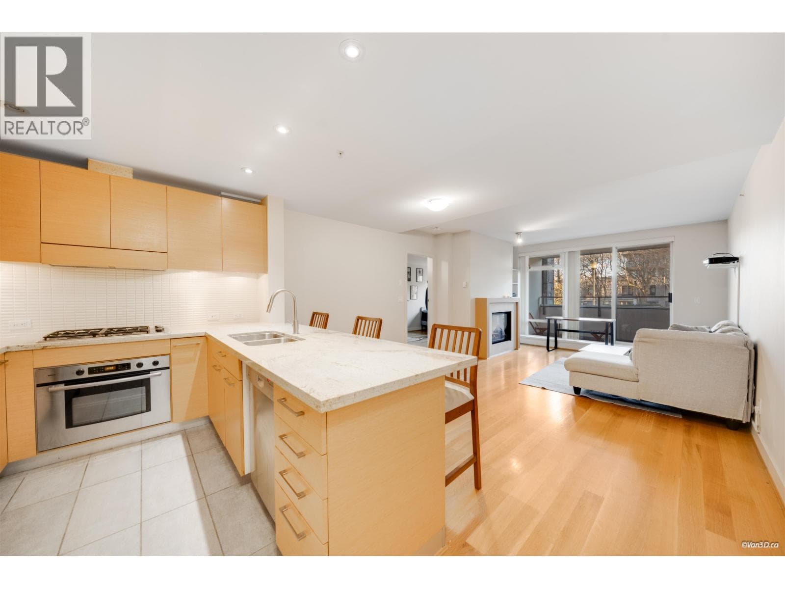 107 6015 IONA DRIVE — photo 2