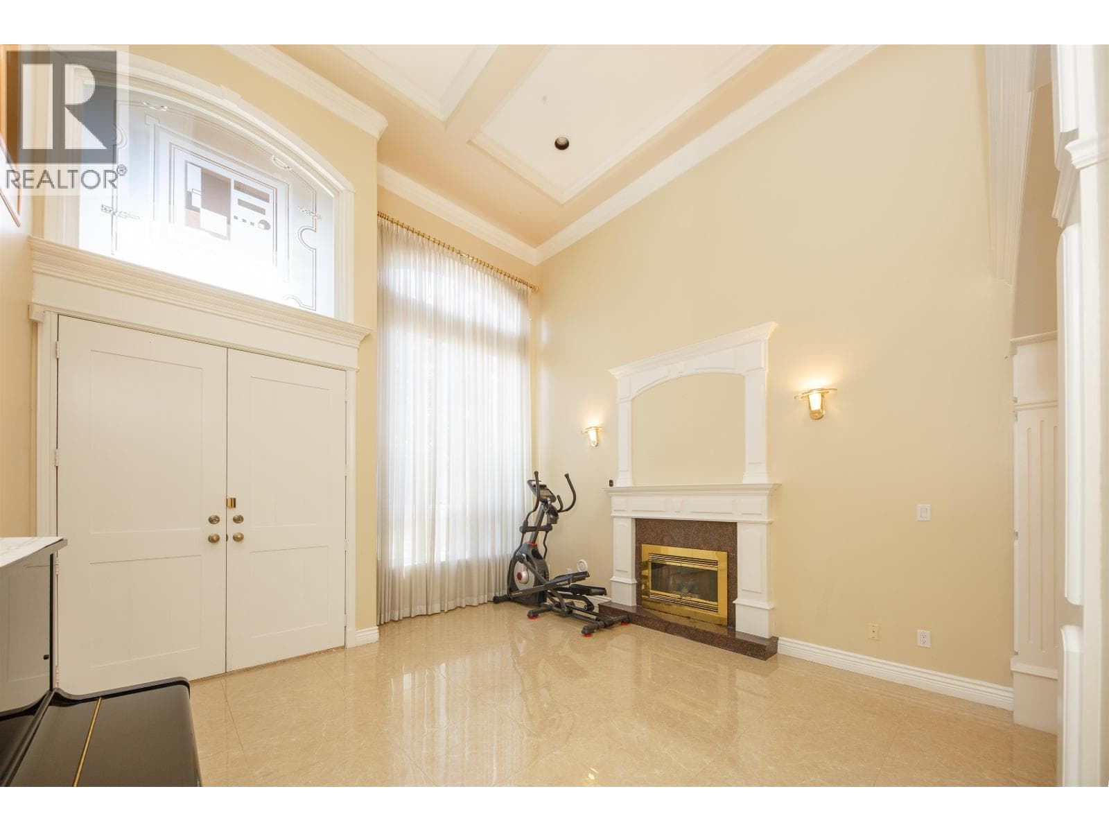 7471 LINDSAY ROAD — photo 3