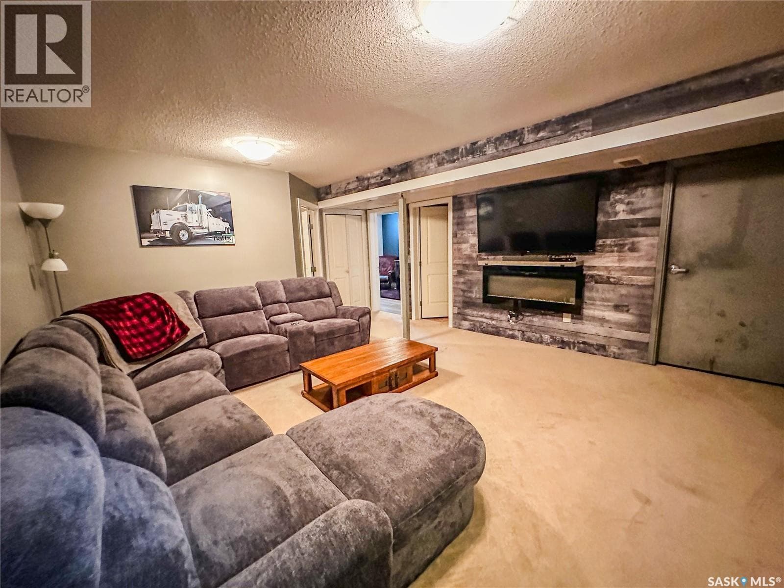 87 COLLACOTT STREET WEST in 
