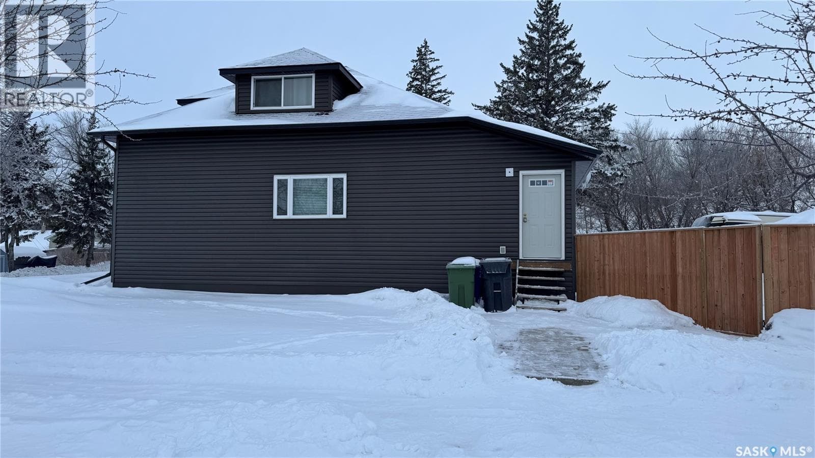 87 COLLACOTT STREET WEST — photo 5