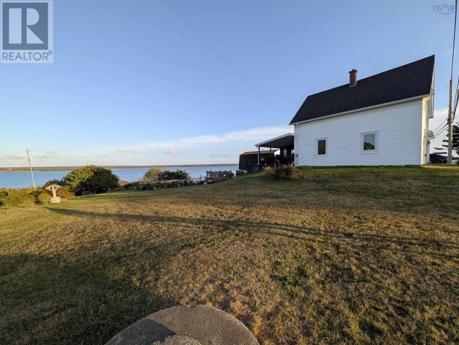 637 HIGHWAY 335 — photo 2