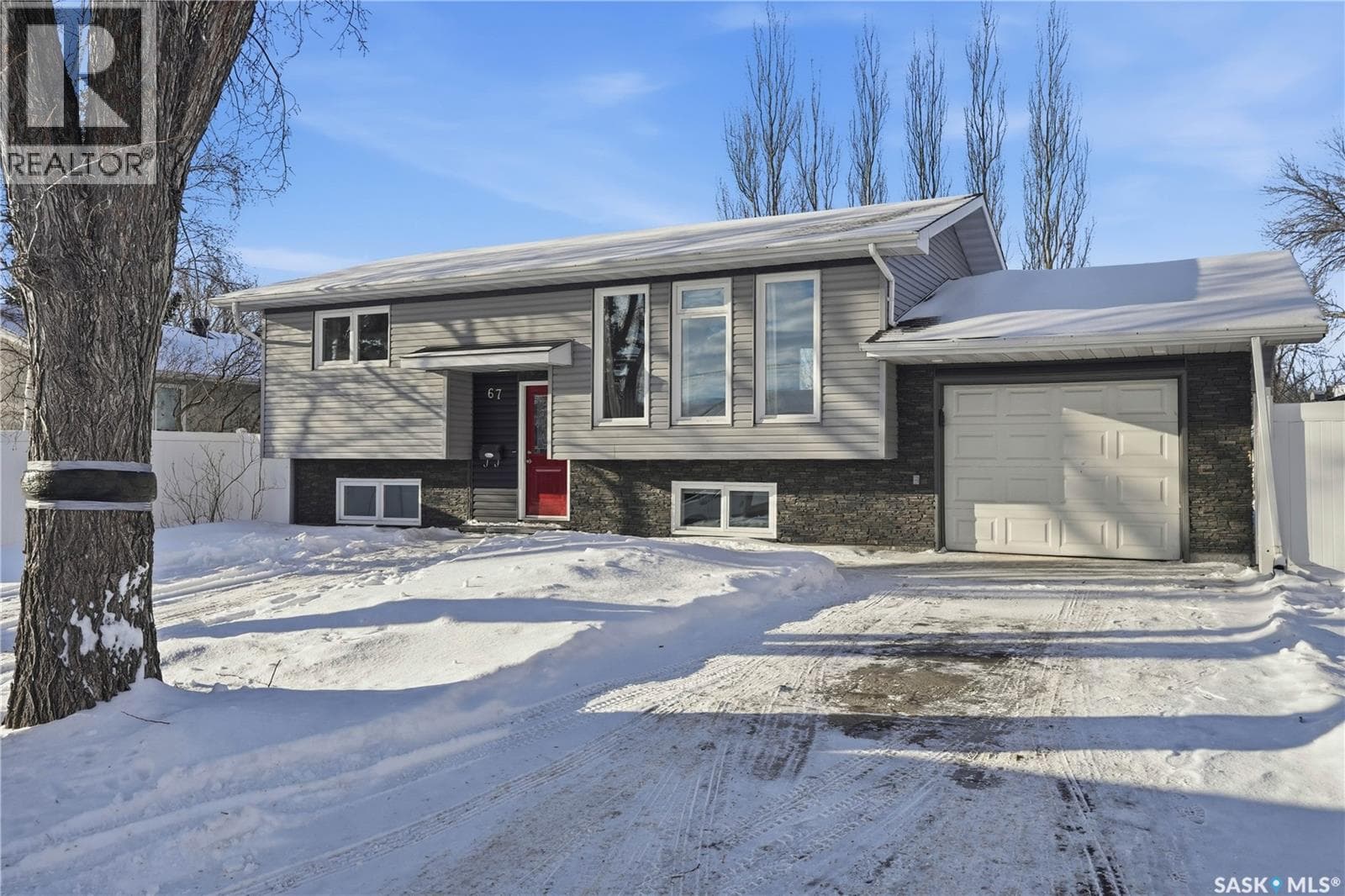 67 HATTON CRESCENT in Glencairn Village