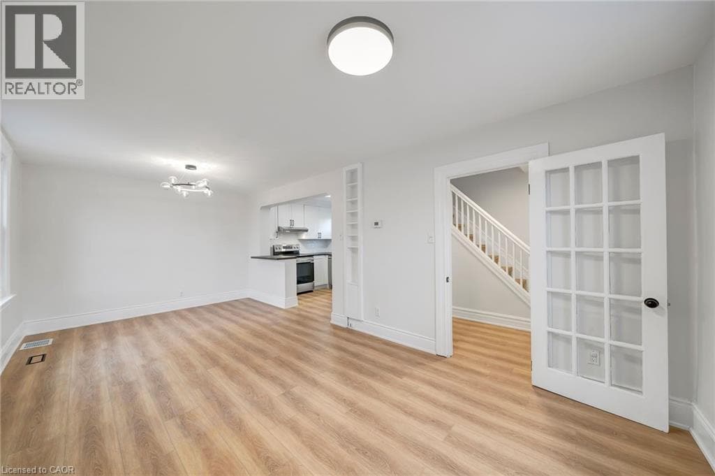 73 PETER STREET — photo 5