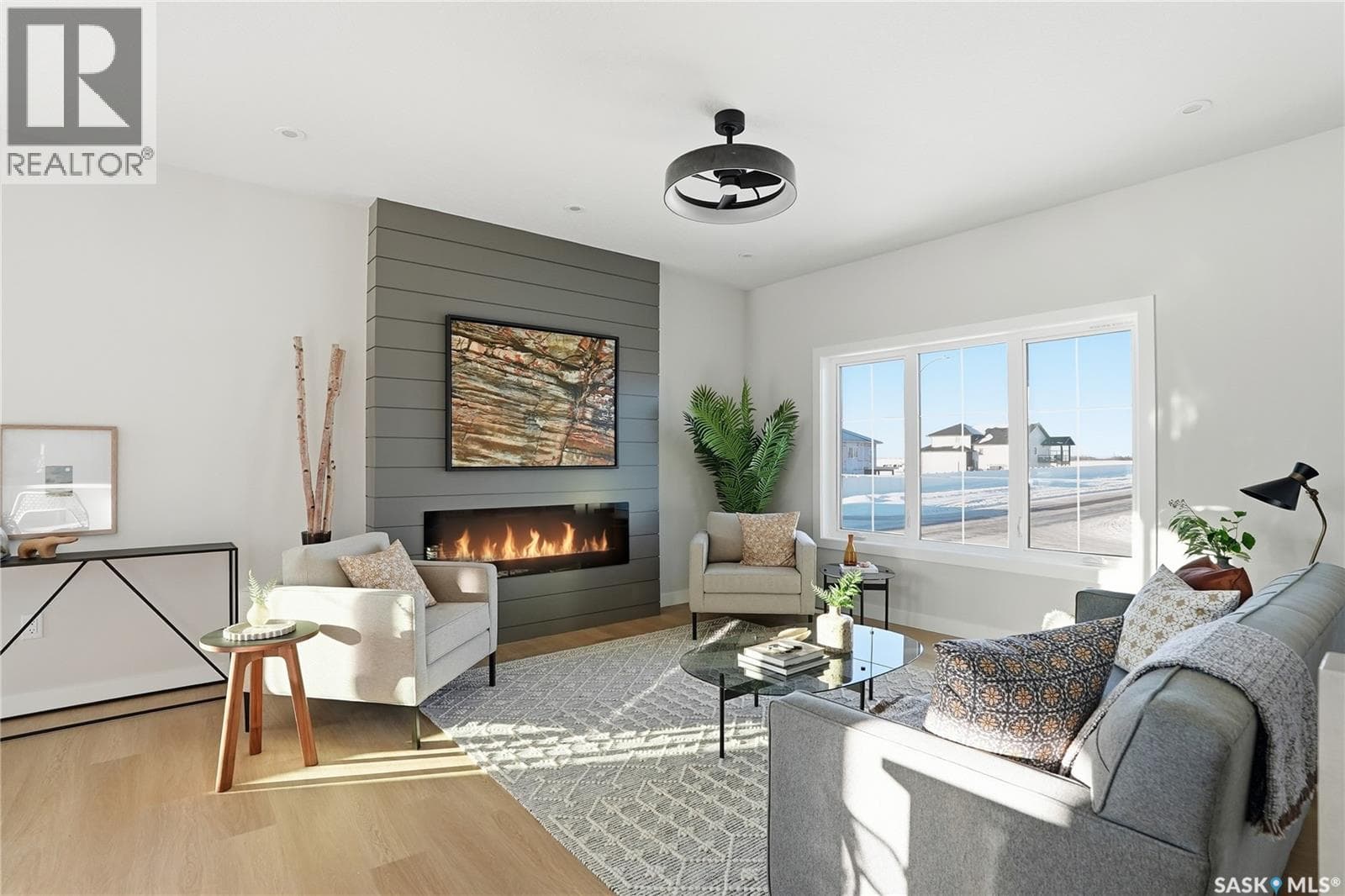 801 WEIR CRESCENT — photo 3