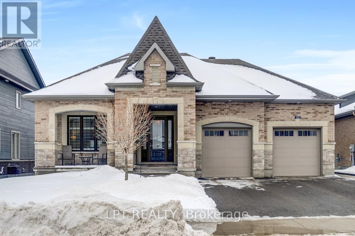 122 SPINDRIFT CIRCLE in MANOTICK