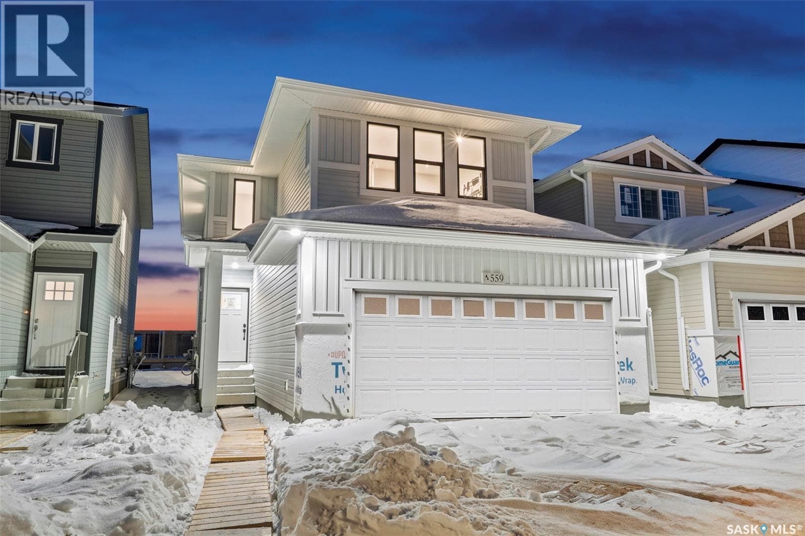 574 Traeger MANOR in