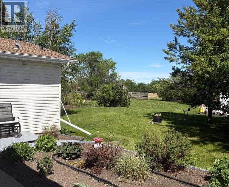 4910 49 Avenue S, Grande Prairie — photo 4