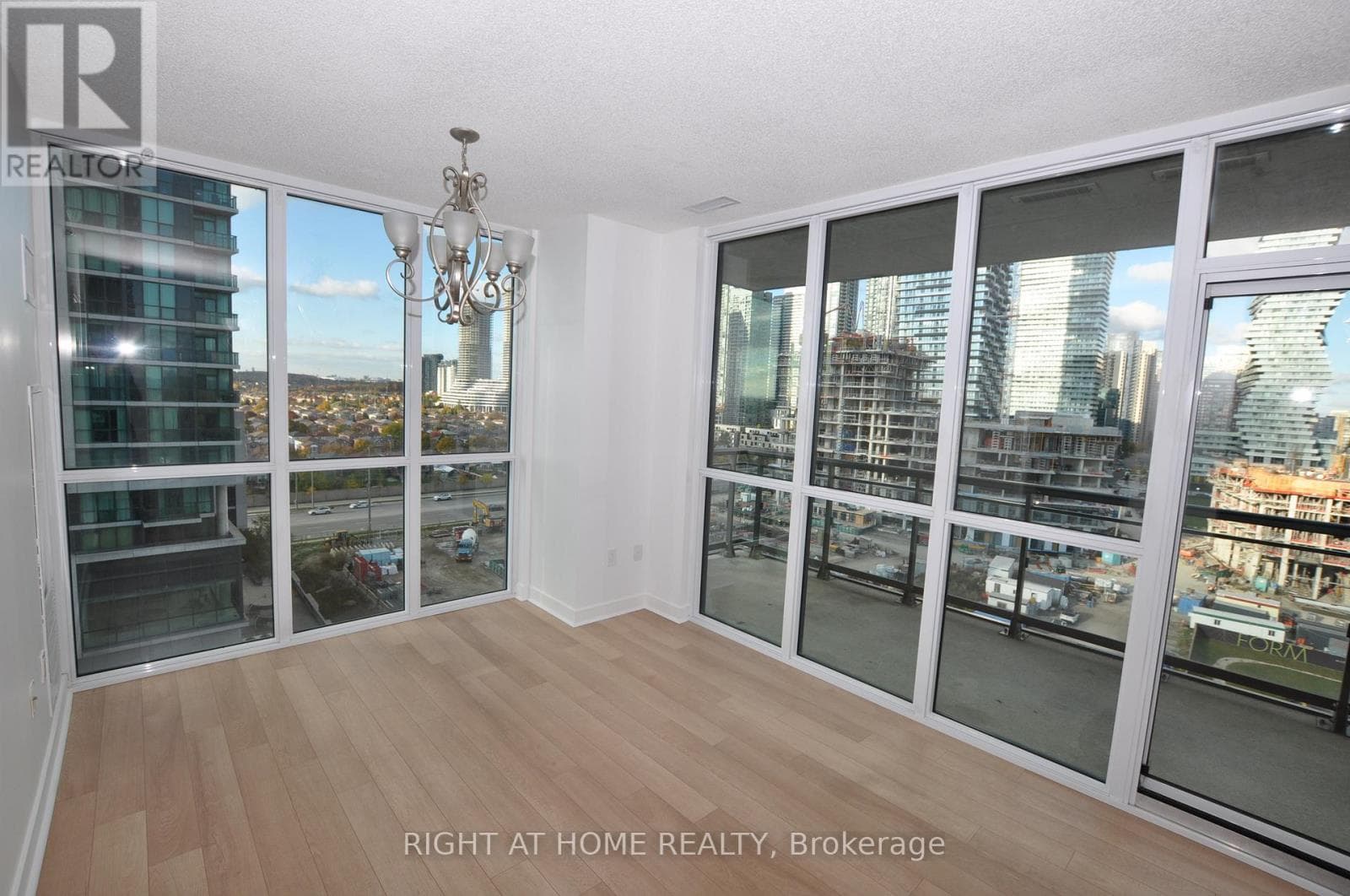909 - 3975 GRAND PARK DRIVE — photo 5