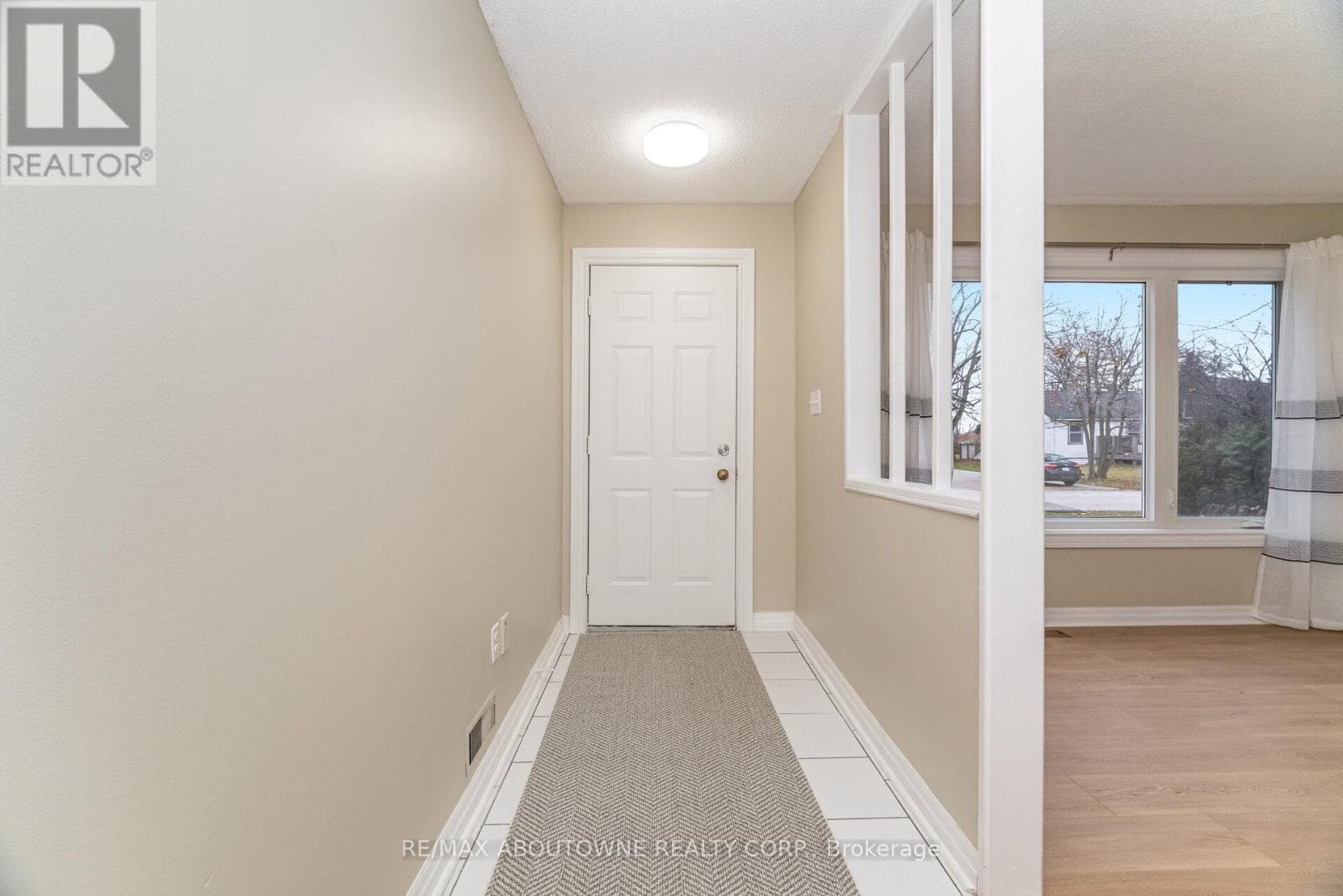 983 CLETA STREET — photo 3