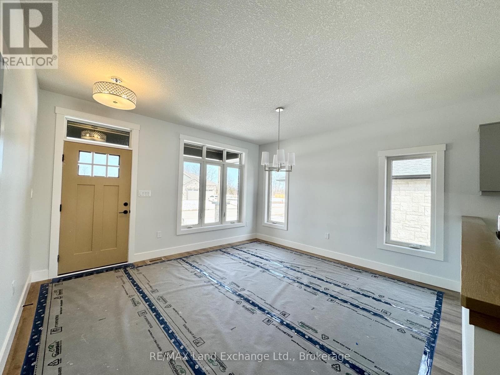 358 IVINGS DRIVE — photo 2