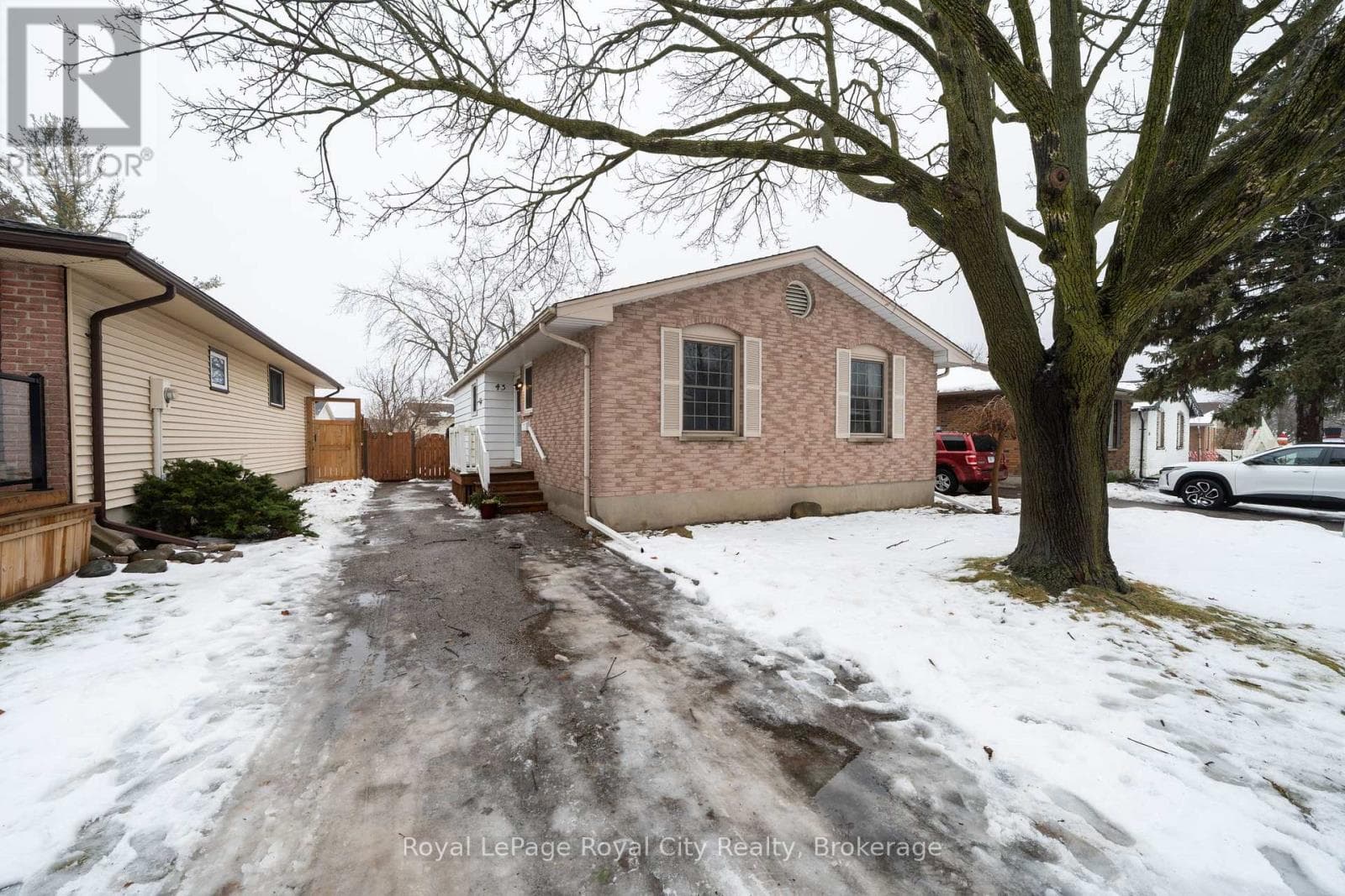 43 PATIENCE CRESCENT in 