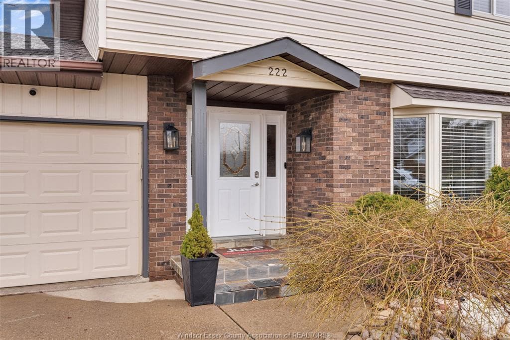 222 DONALDA COURT, Windsor — photo 2