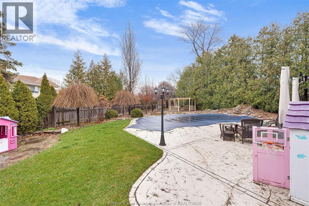 222 DONALDA COURT, Windsor — photo 5