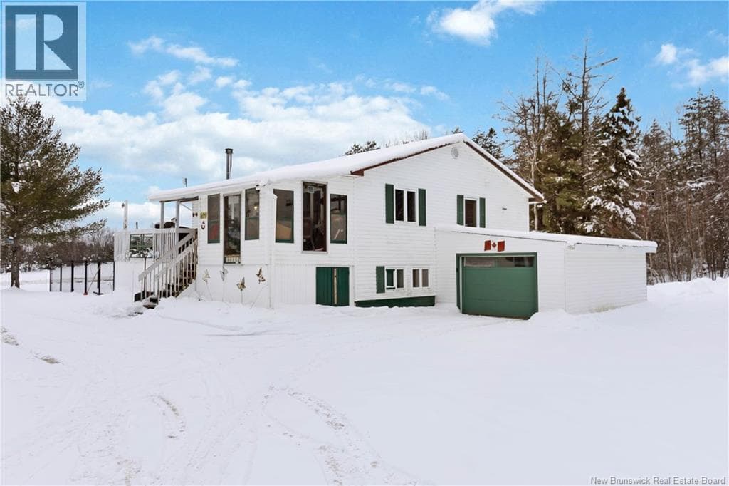 699 VILLAGE LA PRAIRIE ROAD — photo 2