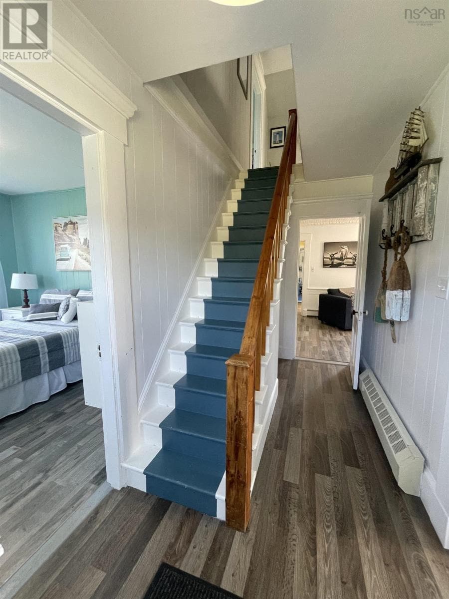 4847 SHORE ROAD — photo 3