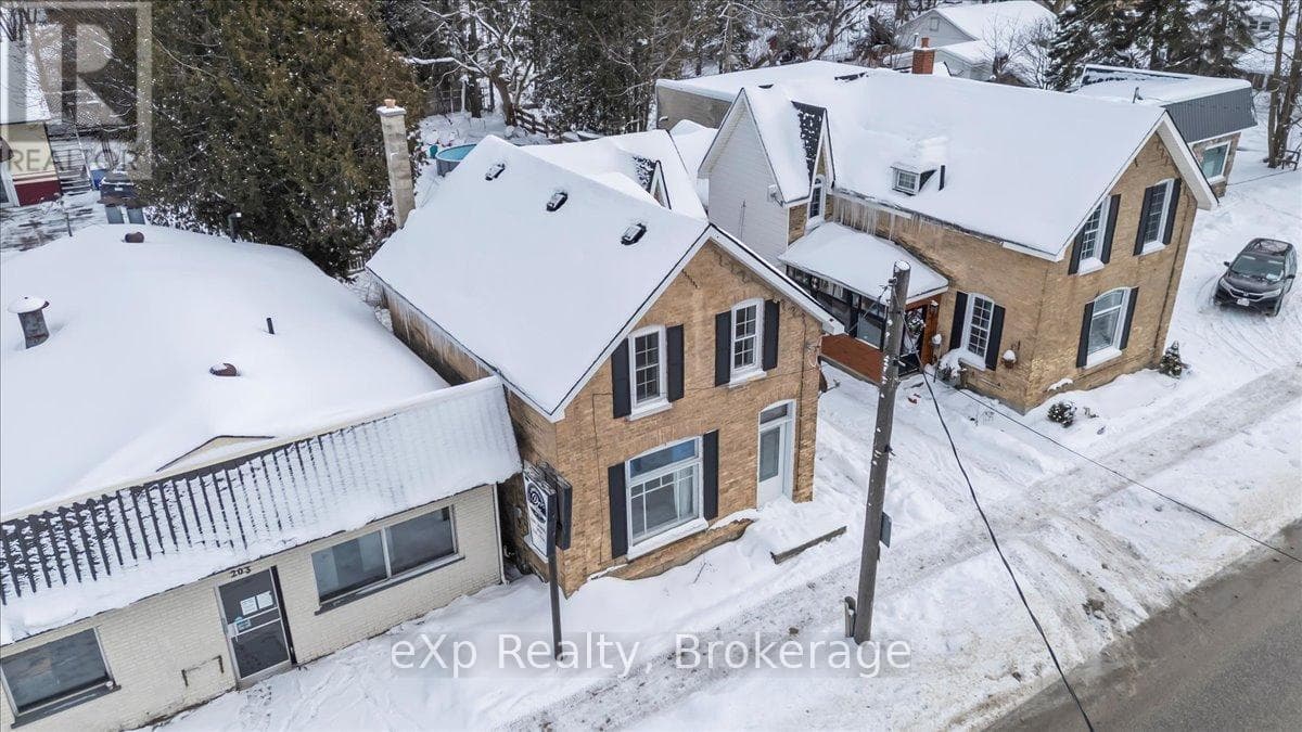 209 GARAFRAXA STREET S — photo 2
