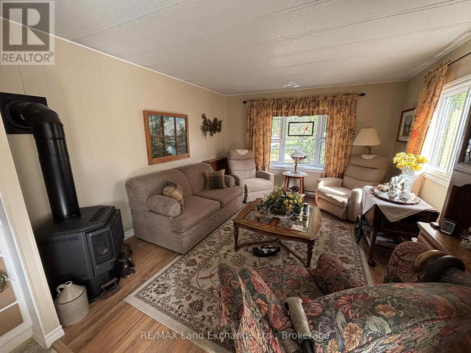35 BRIARWOOD CRESCENT — photo 4