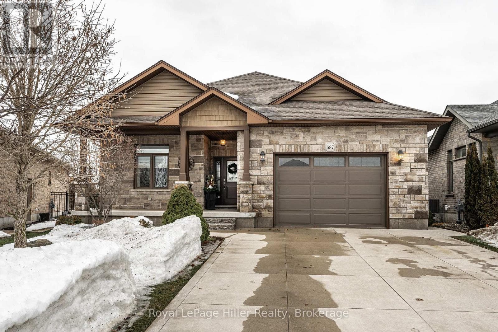 687 FORMAN AVENUE in 