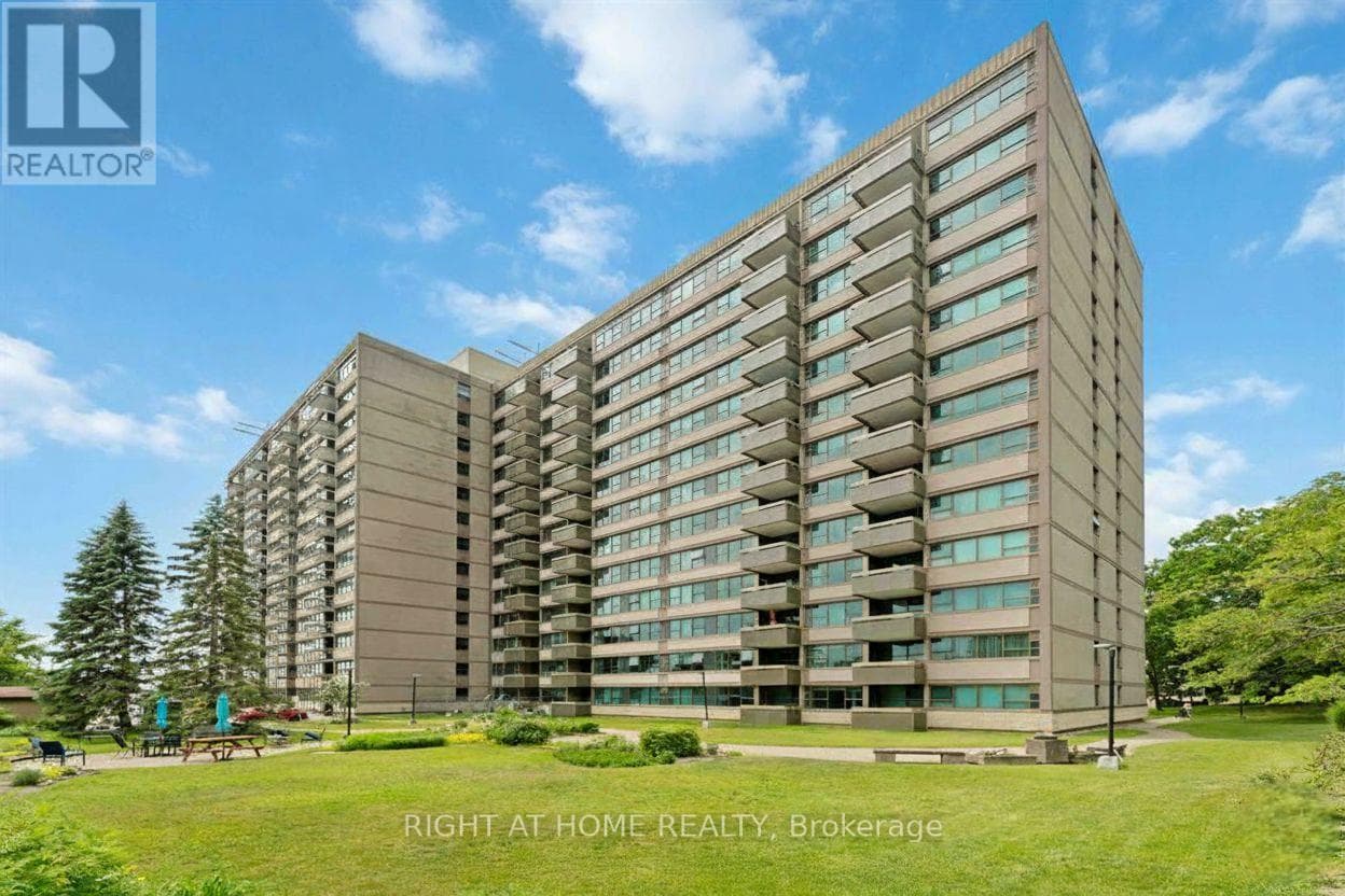 903 - 555 BRITTANY DRIVE in MANOR PARK