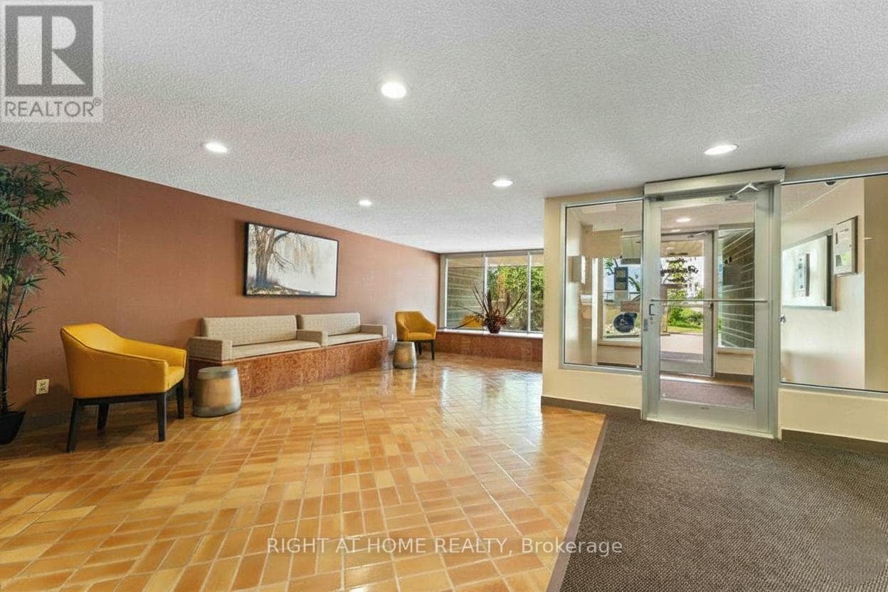 903 - 555 BRITTANY DRIVE — photo 3
