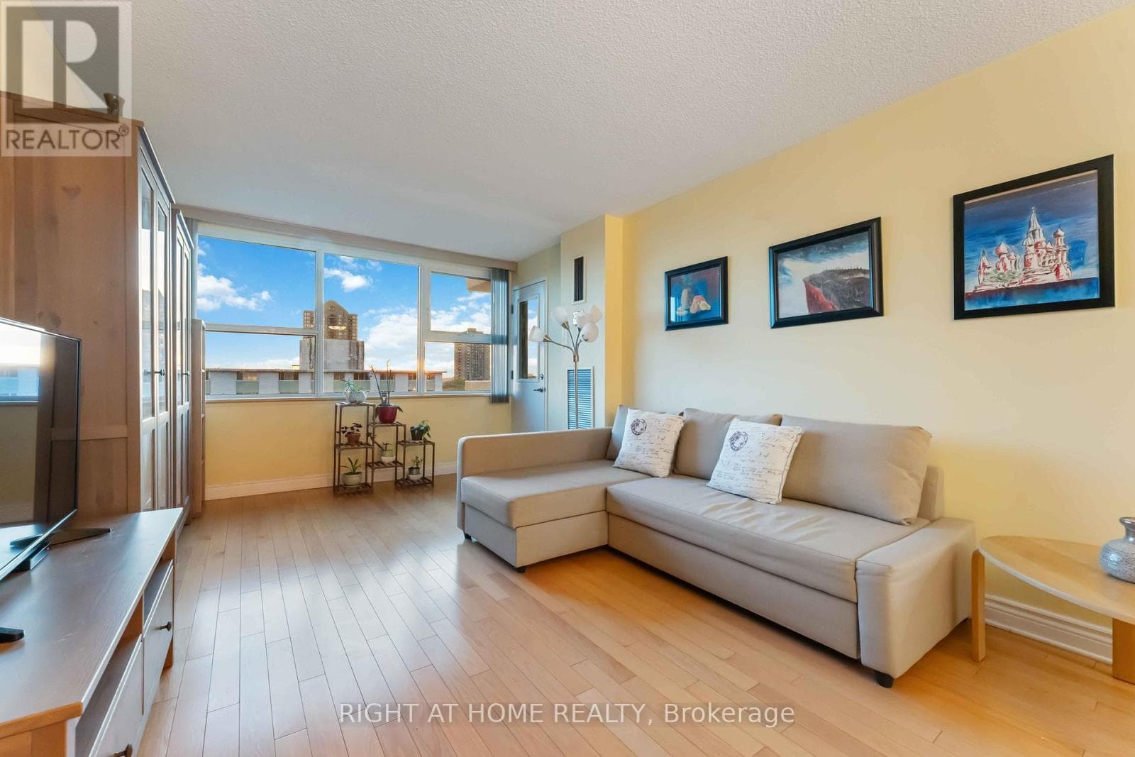 903 - 555 BRITTANY DRIVE — photo 5