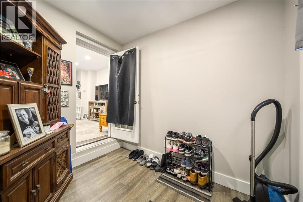 404 RUSSELL STREET SOUTH, Sarnia — photo 3