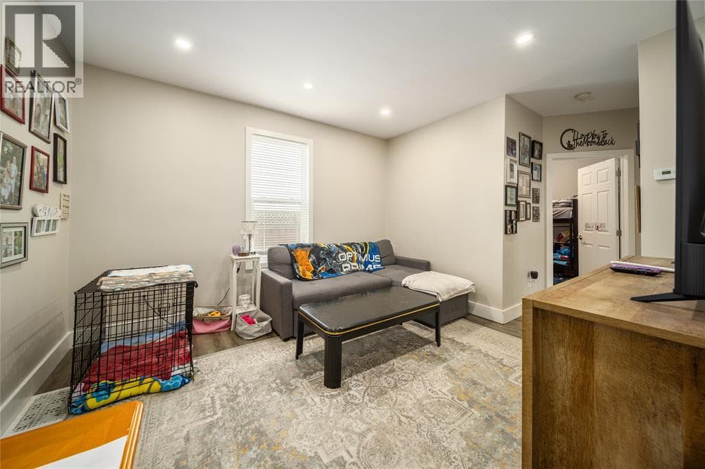 404 RUSSELL STREET SOUTH, Sarnia — photo 5