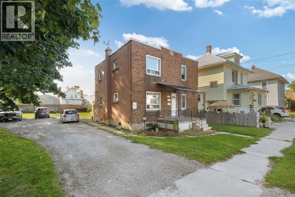 115 BROCK STREET NORTH, Sarnia — photo 2