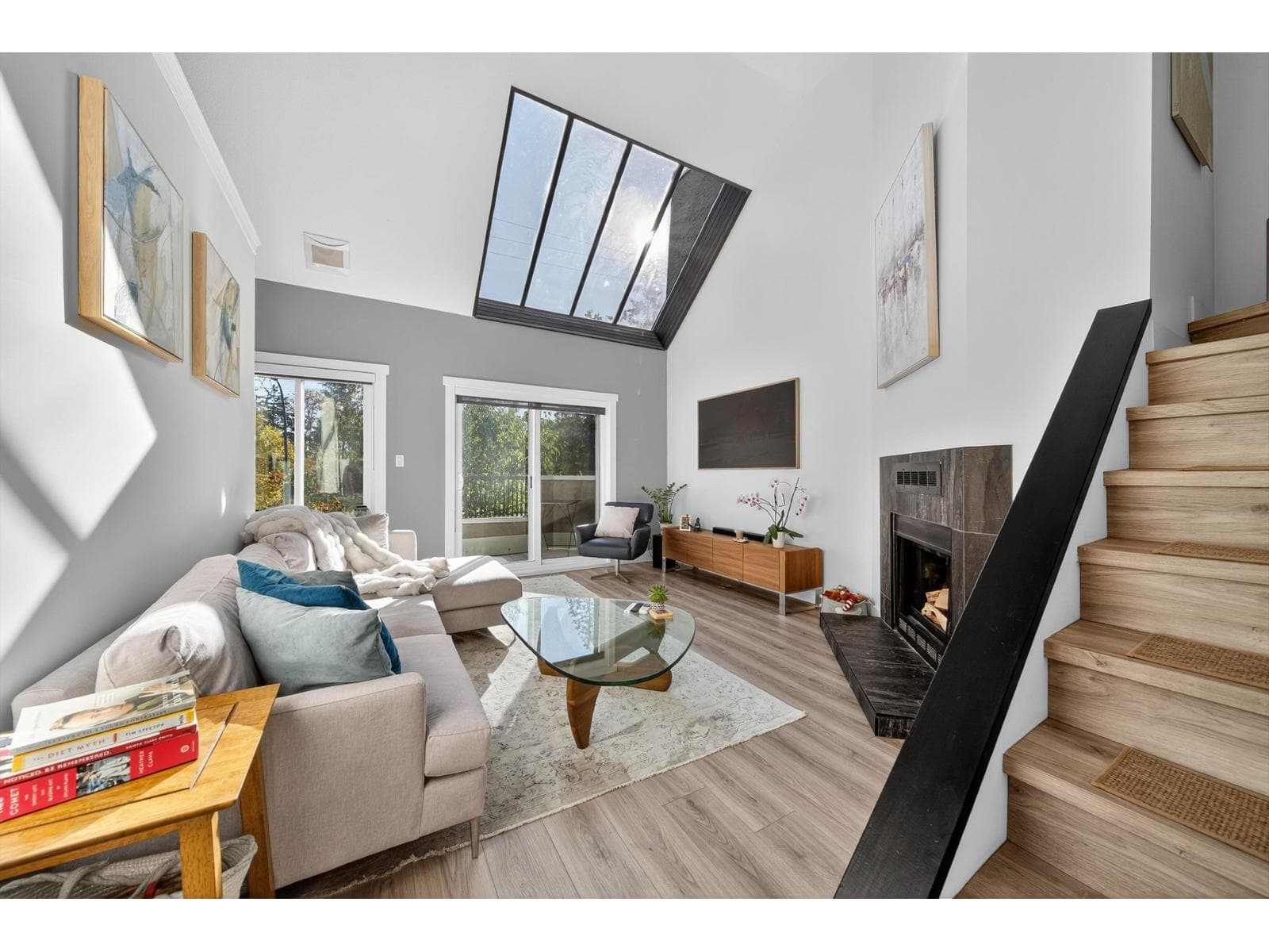 11 15971 MARINE DRIVE — photo 5