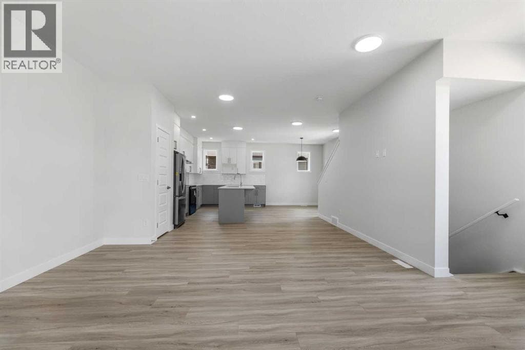 603, 90 Corner Meadows Manor NE — photo 3