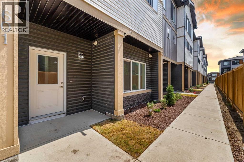 603, 90 Corner Meadows Manor NE in 03S