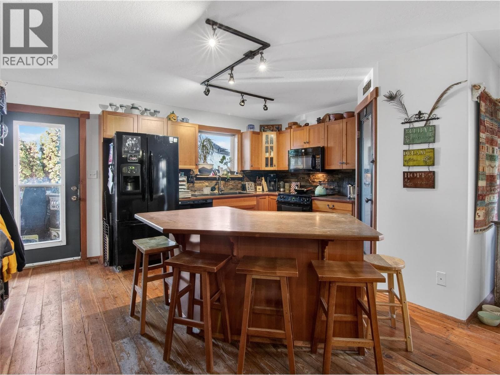 961 Robinson Avenue, Interior REALTORS® — photo 2