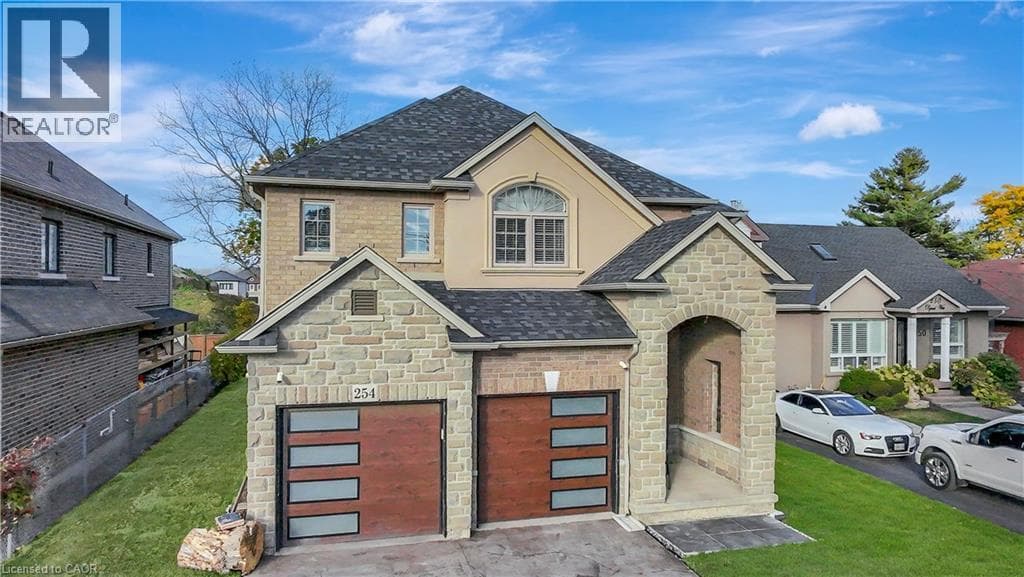 254 RYMAL ROAD WEST in Sheldon