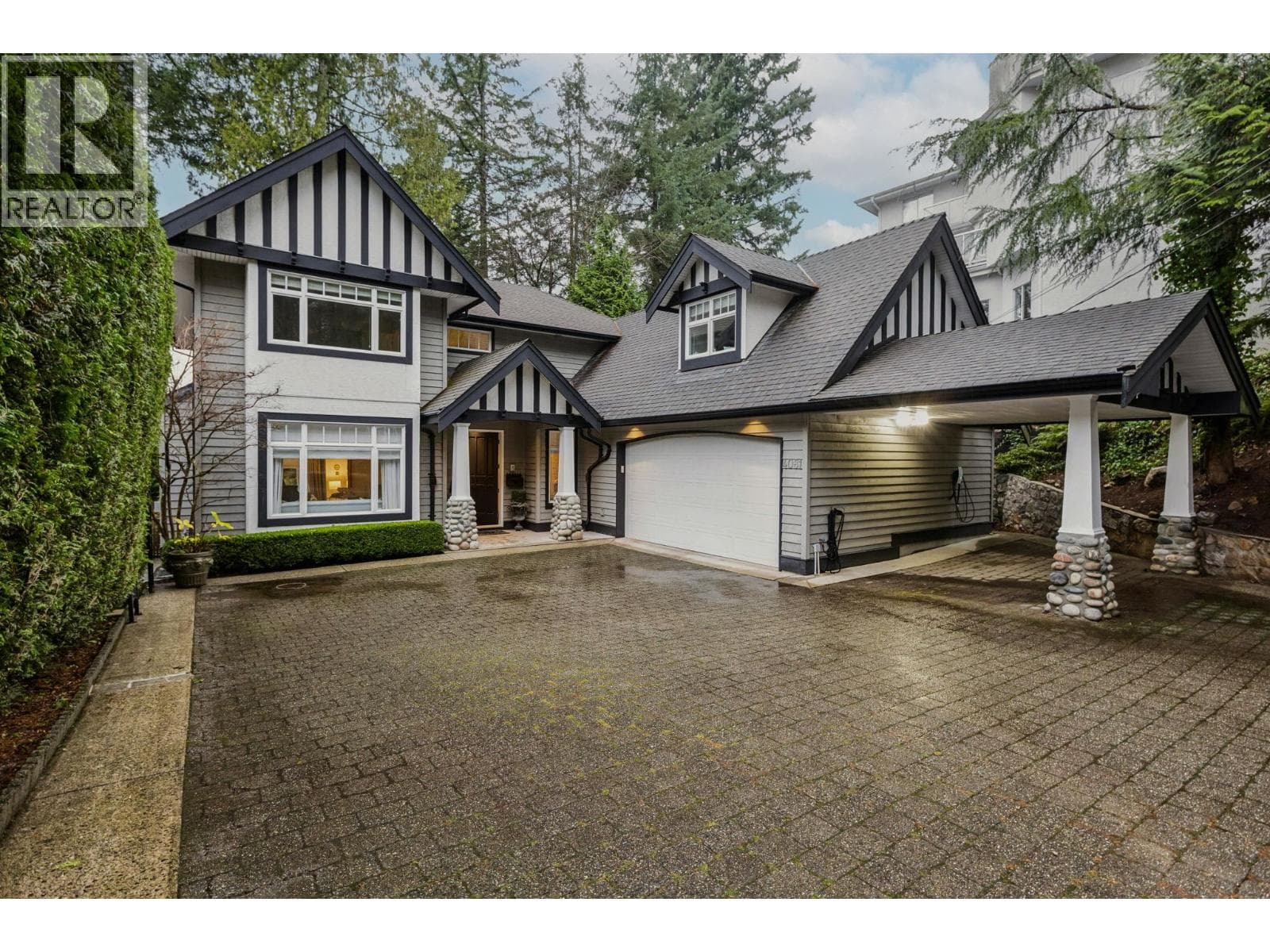 4081 WOODBURY AVENUE in North Lonsdale Delbrook