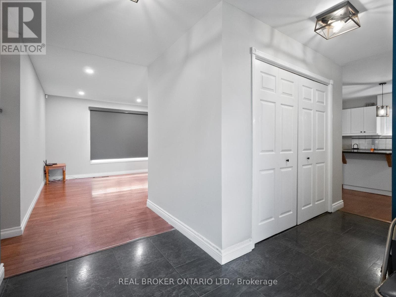 105 CALLA TERRACE — photo 3