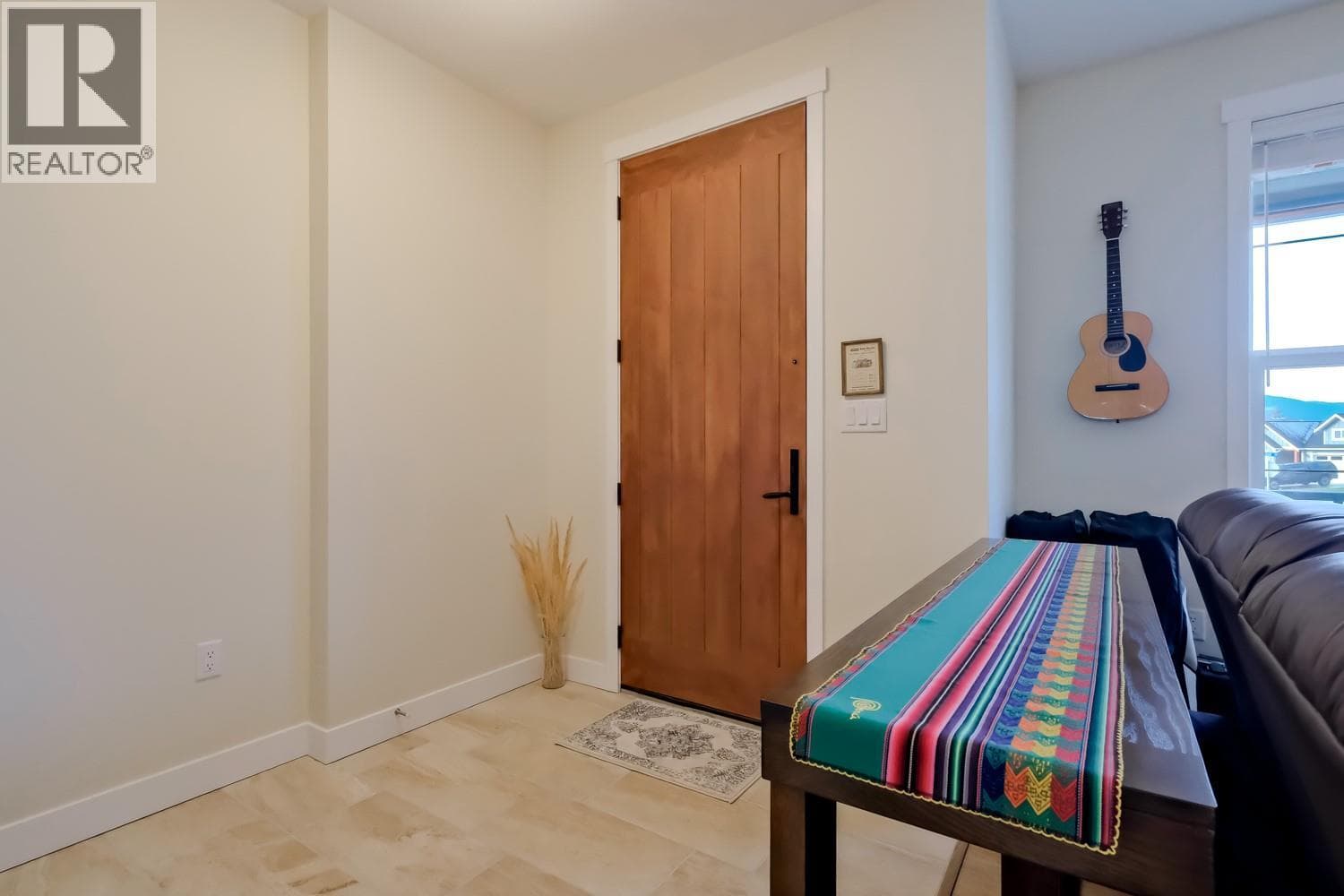 926 HOLDEN ROAD, Interior REALTORS® — photo 2