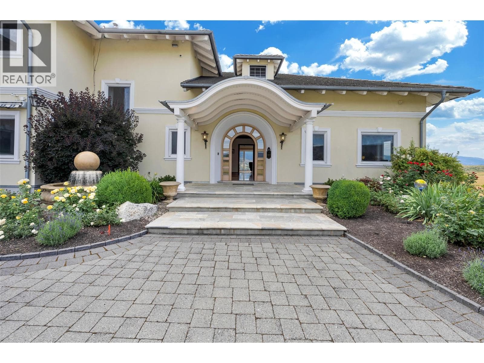 202 STEPPING STONES CRESCENT, Interior REALTORS® — photo 5