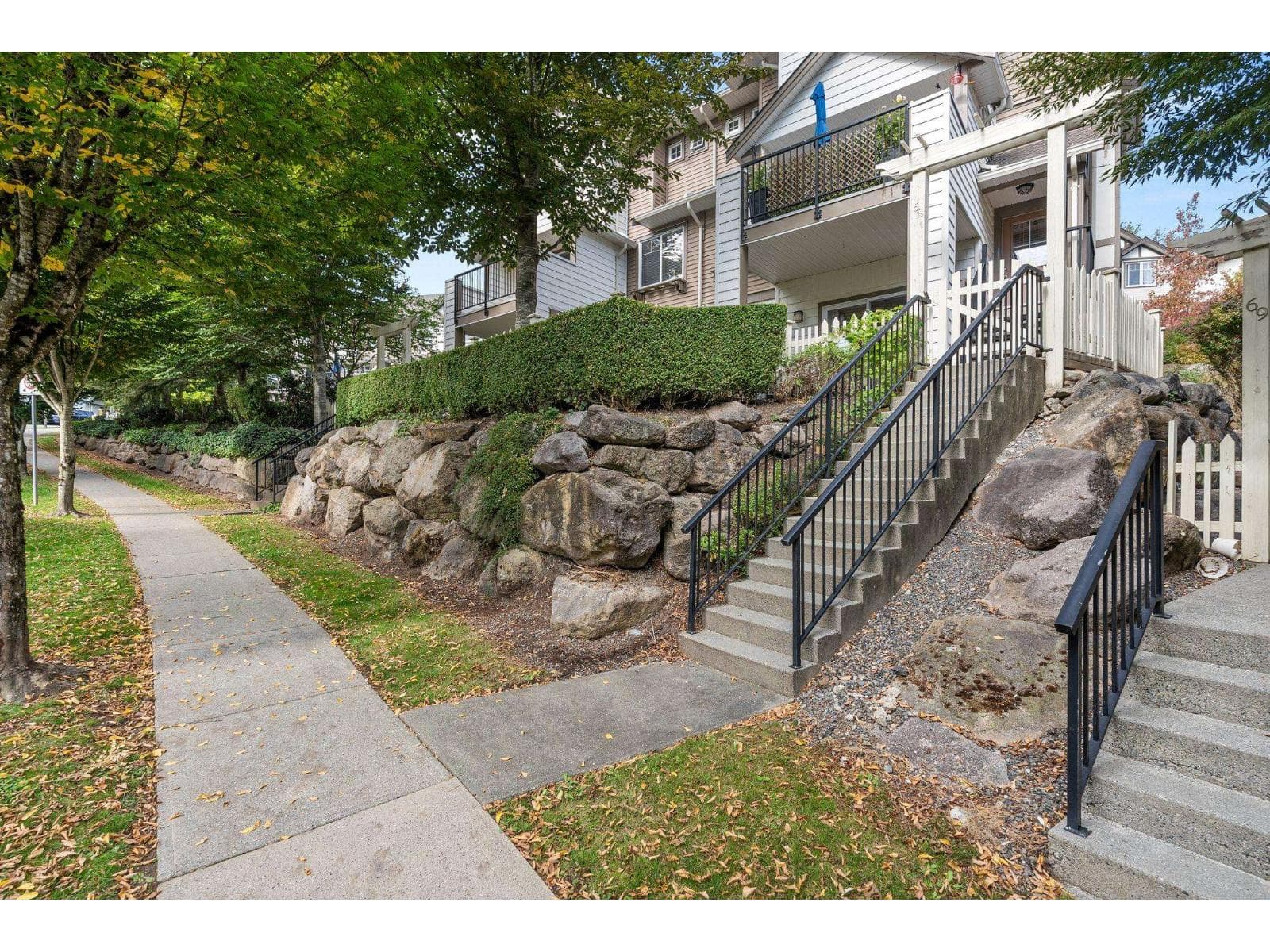68 4401 BLAUSON BOULEVARD — photo 3