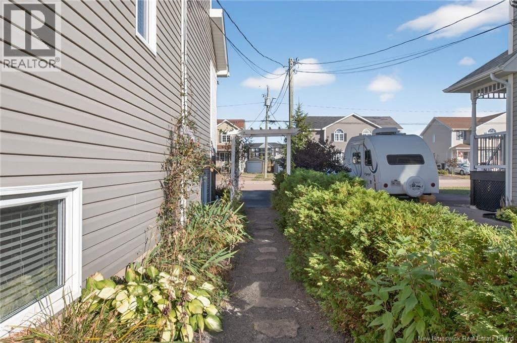 50 COACHMEN STREET — photo 2