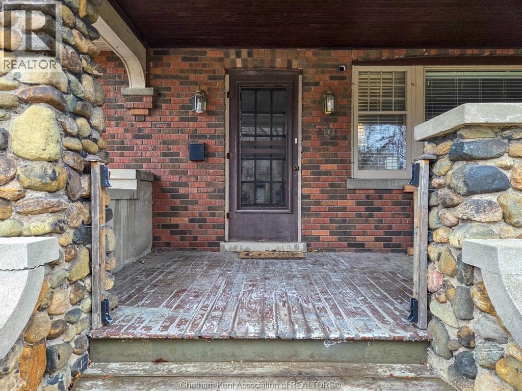 90 Stanley AVENUE, Chatham Kent — photo 3